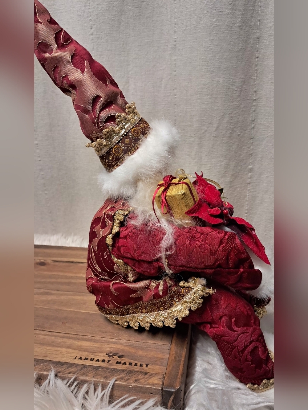 Old World Style Sitting Joker Santa Clause - Picture 4 of 7